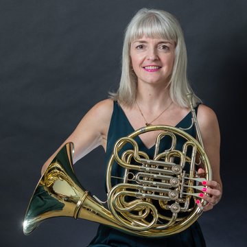 Hire Lisa Ridgway French horn with Encore