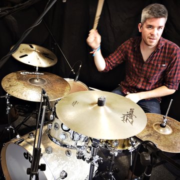 Hire Simon Whittaker Percussionist with Encore