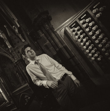 Hire James Norrey Organist with Encore