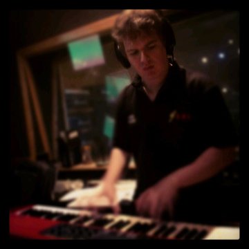 Hire Nick Jeavons Keyboardist with Encore