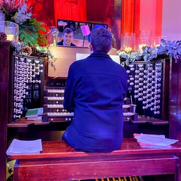 Hire Sam Barber Organist with Encore