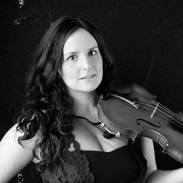 Hire Tanya Sweiry Violinist with Encore