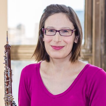 Hire Julia White Oboist with Encore