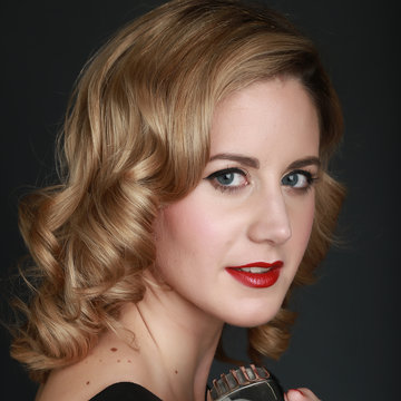 Hire Hetty Loxston Singer (soprano) with Encore