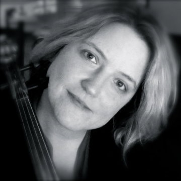 Hire Anna Downes Violinist with Encore