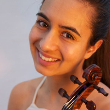 Hire Naomi Wright Electric violinist with Encore