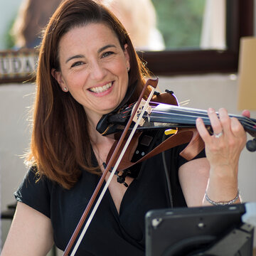 Hire Inna Erskine Violinist with Encore