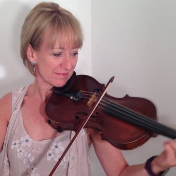 Hire Gillian Townsend Violist with Encore