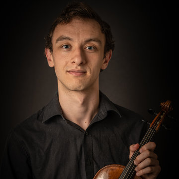 Hire Maxim Del Mar Baroque violinist with Encore
