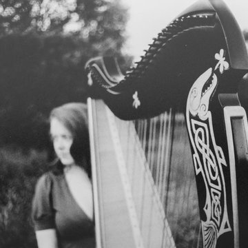 Hire Isbel Pendlebury Celtic harpist with Encore