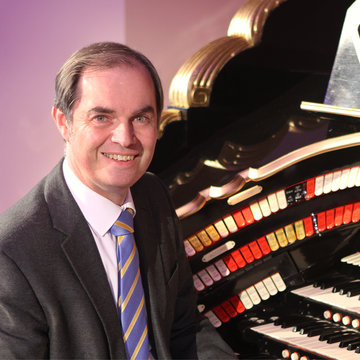 Hire Michael Wooldridge Organist with Encore