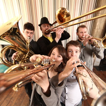 Hire Hosen Brass Brass band with Encore