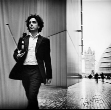 Hire Stefano D'Ermenegildo Electric violinist with Encore