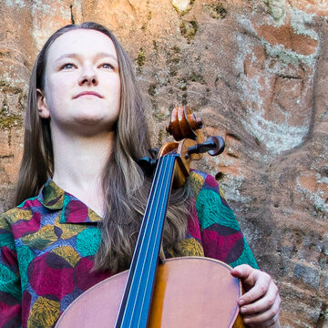 Hire Flora McNicoll Cellist with Encore