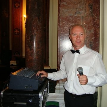 Hire Steeve Mills DJ with Encore