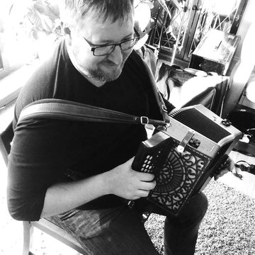 Hire Ben Farmer Melodeon with Encore