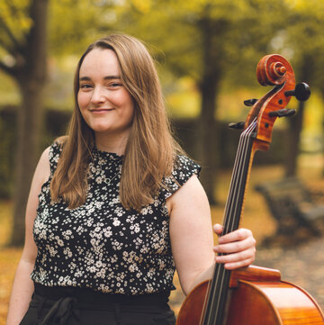 Hire Bryony Rawstron Cellist with Encore