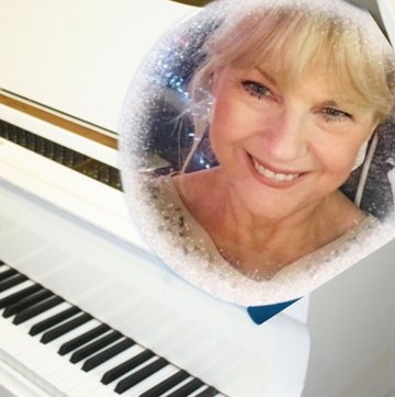 Hire Lynne Fox Lounge Singer/Pianist  Singing pianist with Encore