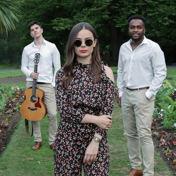 Hire LDN Cannes Acoustic trio with Encore