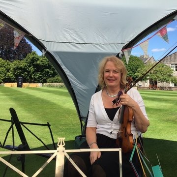 Hire Gillian Tolliday Violinist with Encore