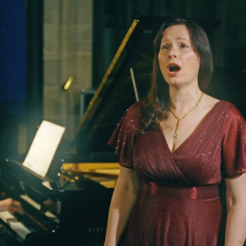 Hire Caroline Clarke Singer (soprano) with Encore