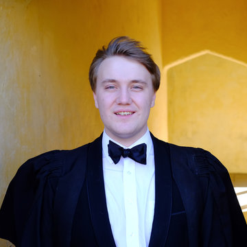 Hire Maximilian Lawrie Singer (tenor) with Encore