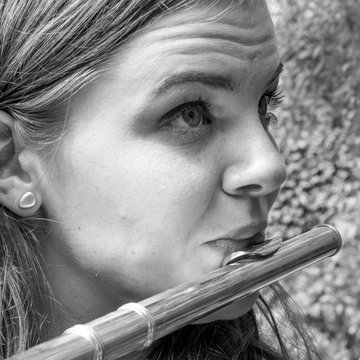 Hire Emilia Parr Flautist with Encore