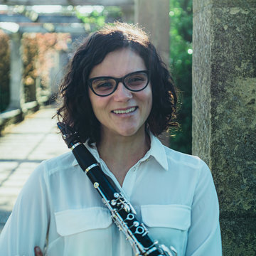 Hire Nelly Rodriguez Bass clarinettist with Encore