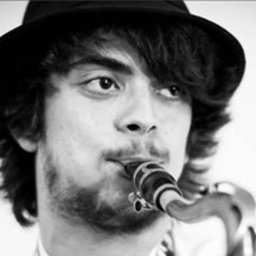 Hire Arnaud Guichard Saxophonist with Encore