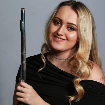 Hire Kezia Taylor Flautist with Encore