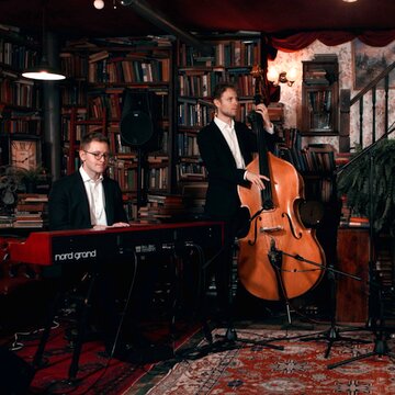 Hire Full House Jazz trio with Encore
