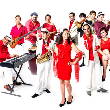 Hire Diáspora Brazilian band with Encore