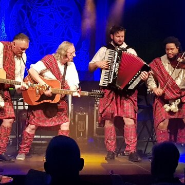 Hire Celtic Horizon band Roaming band with Encore