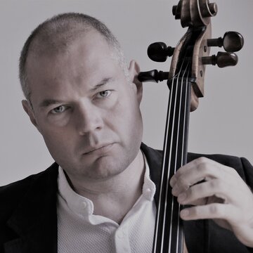 Hire Arthur Thompson Cellist with Encore