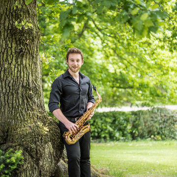 Hire Laurence Astill Saxophonist with Encore