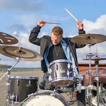 Hire Brandon Mackie Percussionist with Encore