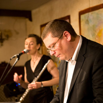 Hire James & James Jazz duo with Encore