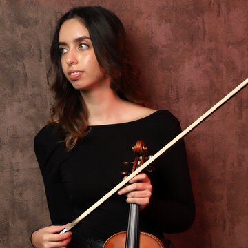 Hire Natalia Farrugia Violinist with Encore