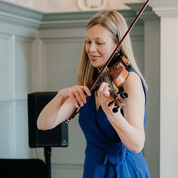 Hire Margaret Jackson Violinist with Encore