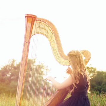 Hire Lucy Nolan Harpist with Encore