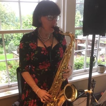 Hire Stephandhersax  Alto saxophonist with Encore