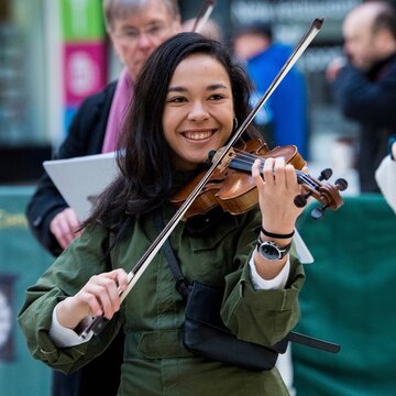 Hire Laetitia Pannetier Violinist with Encore