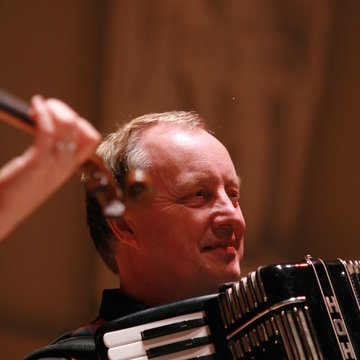 Hire Frank Reid Accordionist with Encore