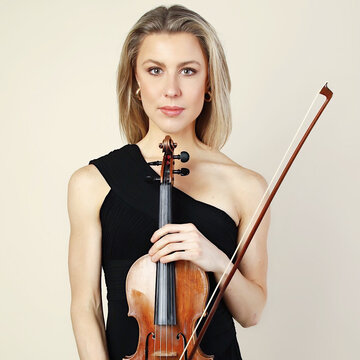 Hire Claire Edwards Baroque violinist with Encore