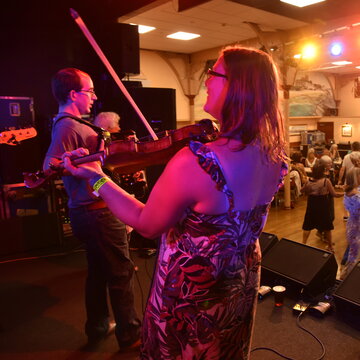 Hire Swing The Bridge Celtic folk band with Encore