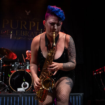 Hire Sophie Burrows Saxophonist with Encore