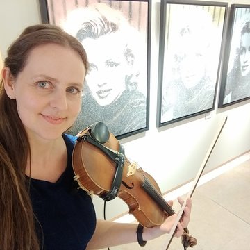 Hire Mary Young Electric violinist with Encore