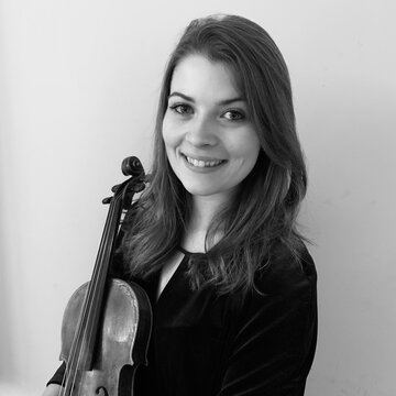 Hire Lucy Haggerwood-Bullen Violist with Encore