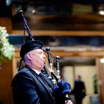 Hire George Taylor Bagpiper with Encore