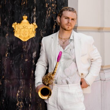 Hire Tom Oliver Alto saxophonist with Encore